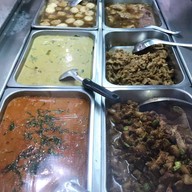 ข้าวแกงเต็มปาก