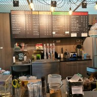 บรรยากาศ กาแฟแม่อูคอ โรงพยาบาลภูมิพลอดุลยเดช อาคารคุ้มเกศ