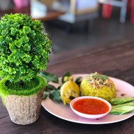 อาหารมาเรียมสี่แยกประจวบ