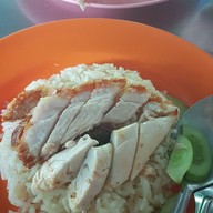 ข้าวมันไก่ตุ้มทอง