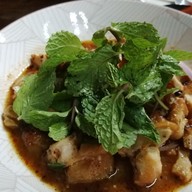 ร้านส้มตำป้าน้อยวัดเฉลิม