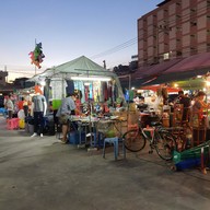 ตลาดพระปิ่น3