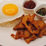 หมูทอดสำเพ็ง ถนนแจ้งวัฒนะ