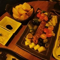 เมนูของร้าน CRU wine bar