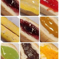 ร้านขนมปังไอน้ำThree boy ตลาดนัดรถไฟศรีนครินทร์