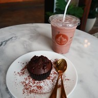 MarKoff Coffee บีฮายเดอะวอล