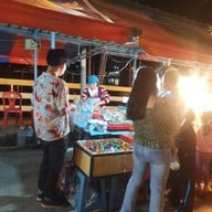 ตลาดนัดอาหารทะเล ท่าเรือพลี