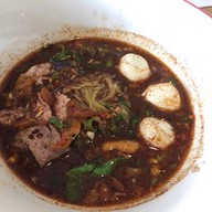 เมนูของร้าน ก๋วยเตี๋ยวเรือ หลังสวน@mata ใหญ่