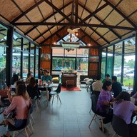 บรรยากาศ สวนเดอลอง (Delong Garden)