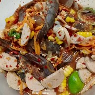 เมนูของร้าน ผ. ผึ้ง ทำยำ