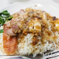 เมนูของร้าน 60 ปีบะหมี่เกี๊ยวทำเอง  (เลย บางแค ซ.9 เล็กน้อย)เจ้าเก่าสี่แยกหนองใหญ่