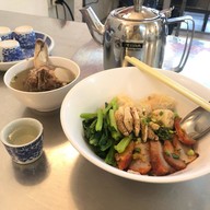 เมนูของร้าน ฟู่ บะหมี่ปู เกี๊ยวกุ้ง หมูแดง หมูกรอบ รัชดาภิเษก-ท่าพระ