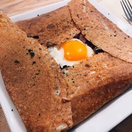 Crepes & Co. หลังสวน