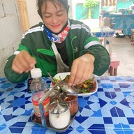 ราดหน้าหมูหมักเจ้าเก่าเขาตาโล