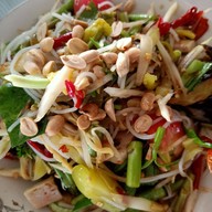 หม่ำสมุนไพร อาหารอีสาน ถนนลาดปลาเค้า 21