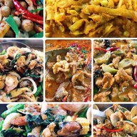 ข้าวแกงเต็มปาก