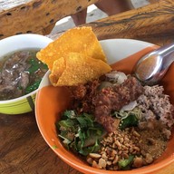 เมนูของร้าน ก๋วยเตี๋ยวหมูกุ้งกรอบ