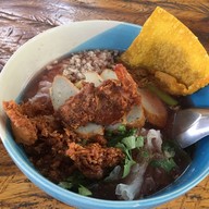 เมนูของร้าน ก๋วยเตี๋ยวหมูกุ้งกรอบ