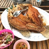 เมนูของร้าน ร้านเจ๊มาลีซีฟู้ด หาดสุชาดา