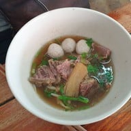 เมนูของร้าน เย็นๆ ก๋วยเตี๋ยวเนื้อ