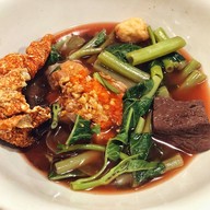 เย็นตาโฟเครื่องทรงโดย อ.มัลลิการ์ แฟชั่นไอส์แลนด์