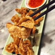 เย็นตาโฟเครื่องทรงโดย อ.มัลลิการ์ แฟชั่นไอส์แลนด์
