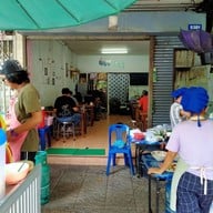 บรรยากาศ เจ๊ซิ้ม ปิ่นเกล้า - ก๋วยเตี๋ยว อาหารตามสั่ง