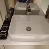 โรงแรมริเวอร์ตัน อัมพวา