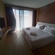 โรงแรมริเวอร์ตัน อัมพวา