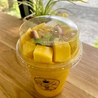 เมนูของร้าน Bus and Cut Cafe