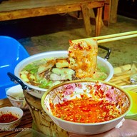 กุ๊กไก่ 6 หมูกระทะ
