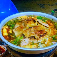 กุ๊กไก่ 6 หมูกระทะ