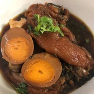 ข้าวกับแกง by ไทยสงวน