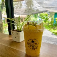 เมนูของร้าน Bus and Cut Cafe