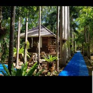 สวน 2 ครูคาเฟ่และรีสอร์ท