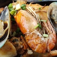 หอยทอดยักษ์ใหญ่ ปลาเผา วังเดิม9. ย่อยมาจากหมูทอดบ้านแขก