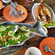 เมนูของร้าน ครัวเจ้าหลาววิวทะเล