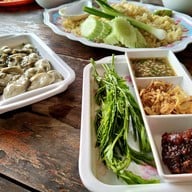 เมนูของร้าน ครัวเจ้าหลาววิวทะเล