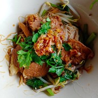 เกาเหลาเนื้อบ้านคลองสวน2(วัดใหญ่) วัดใหญ่