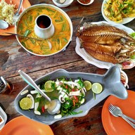 เมนูของร้าน ครัวเจ้าหลาววิวทะเล