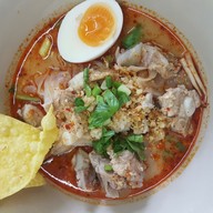 ราดหน้าหมูหมัก น้องกาตูนย์ ตลาด ส.เสริมสุข2 ซ.วโรชา ฝั่งด้านข้างเซ่เว่น