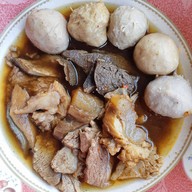 ก๋วยเตี๋ยวลูกชิ้นปิงปอง