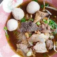 ก๋วยเตี๋ยวลูกชิ้นปิงปอง