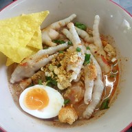 ราดหน้าหมูหมัก น้องกาตูนย์ ตลาด ส.เสริมสุข2 ซ.วโรชา ฝั่งด้านข้างเซ่เว่น