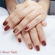 Round About Nails