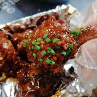 Indy Fried Chicken ไก่ทอดเกาหลีซอส 5 รส ตลาดหัวมุม