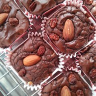 Magnum & Marty Bakery House