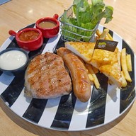 เมนูของร้าน Hungry Nerd Steak &  Pasta ราชเทวี