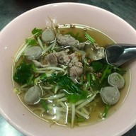ก๋วยเตี๋ยวลูกชิ้นน้ำใสเยาวราช