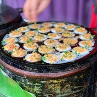 ป้ารัญขนมครกโบราณ